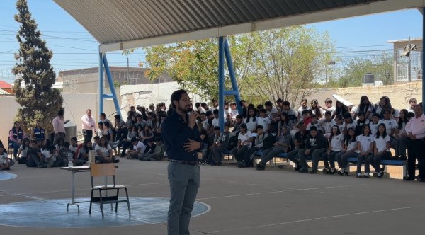 Imparte IMPAS charla “Hablar Salva Vidas” a estudiantes de la Secundaria Federal 8