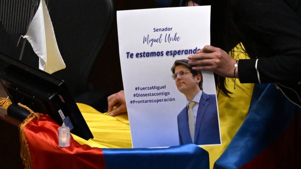 Precandidato Miguel Uribe lucha por su vida mientras explosiones sacuden el suroeste de Colombia