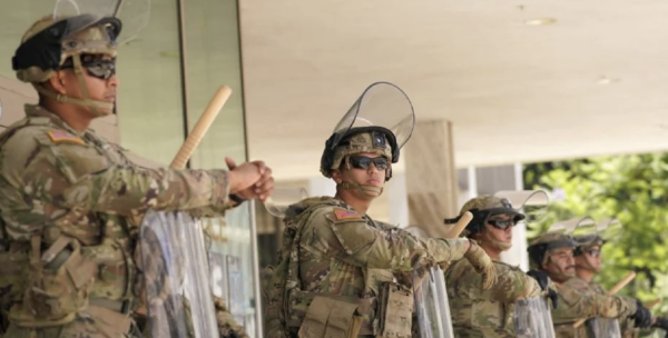 California solicita una orden de emergencia para bloquear el despliegue de soldados en Los Ángeles
