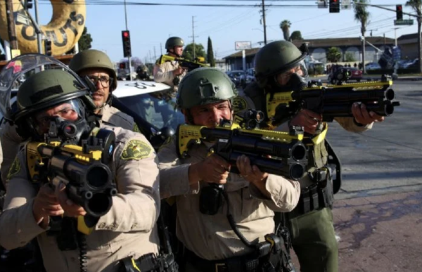 Van casi 400 detenciones en las redadas contra migrantes en Los Ángeles