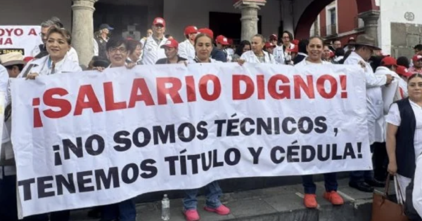 “IMSS-Bienestar, fracaso nacional”, gritan trabajadores de Salud de Puebla; denuncian colapso