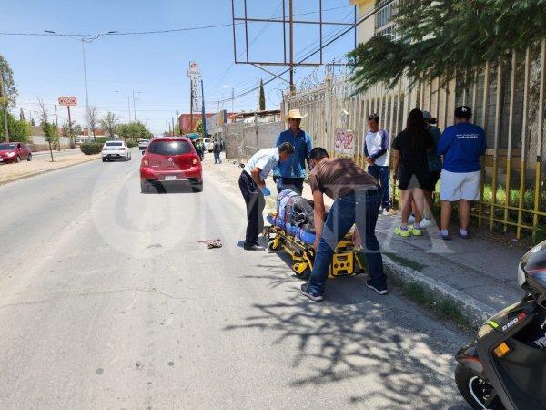 Atropellan a hombre de la tercera edad en la Colegio Militar; lo trasladaron al hospital debido a los fuertes golpes