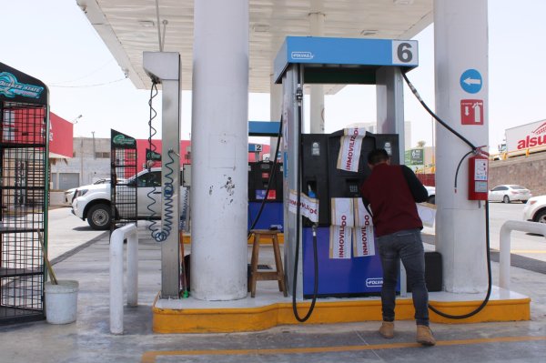 Denuncian ante la FGE a gasolinera ubicada en la Ocampo por vender litros incompletos de gasolina