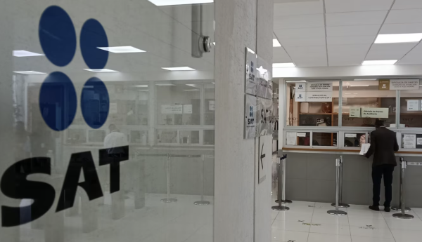 SAT capacitará al sector financiero para combatir el lavado de dinero