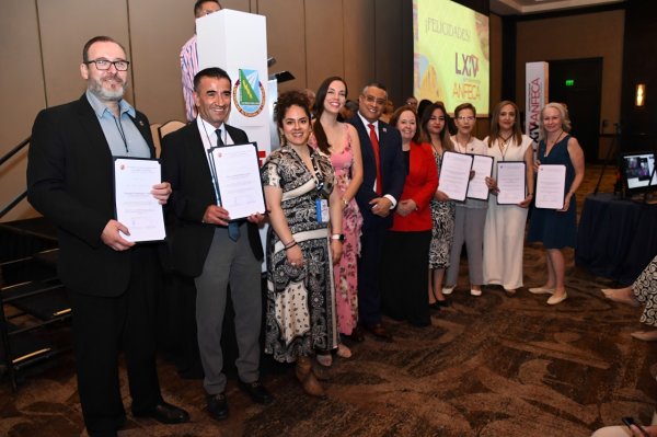 Ganan docentes de FCA-UACH diversos premios nacionales en la ANFECA