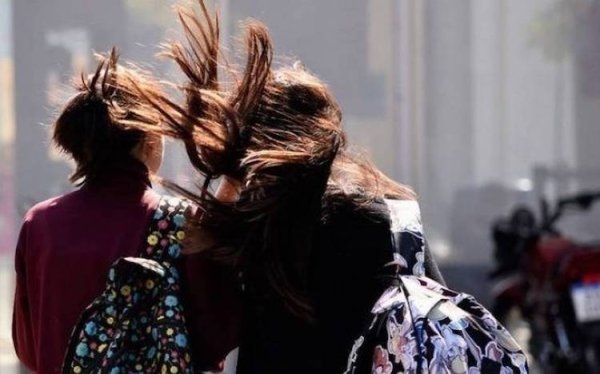 Domingo en Chihuahua con temperaturas de 45 °C y viento superior a los 60km/h