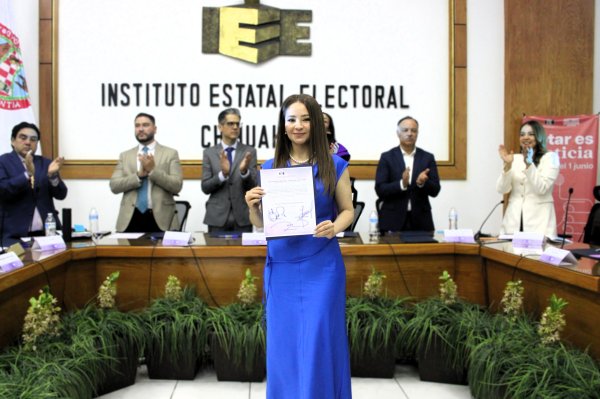 Arranca una nueva era incorruptible; Nancy Escárcega recibe constancia como Magistrada electa