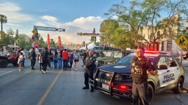 Muestran elementos de la Policía Municipal la fuerza de reacción de la DSPM en “Festival Antojos”