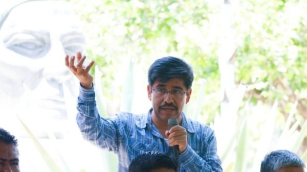 INE entregará dos constancias a Hugo Aguilar Ortiz; una en español y otra en mixteco