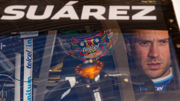Agridulce despedida de Daniel Suárez en Nascar México
