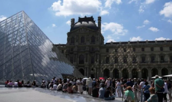 Museo de Louvre cierra sus puertas; trabajadores acusan saturación de turismo y deterioro