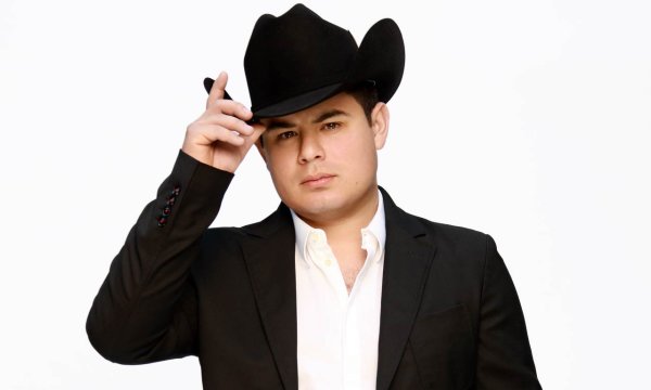 Alfredo Olivas no interpretó ningún narco-corrido: Olivas