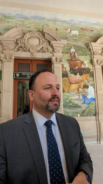 Hay que ser respetuoso de lo que emitan las autoridades electorales: Santiago de la Peña