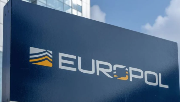 Desmantelan en Europa el sitio en línea más antiguo de la 