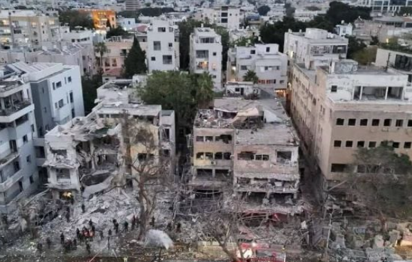 Ataque iraní en la zona residencial de Petah Tikva mata a cuatro civiles