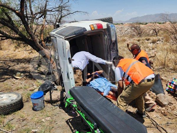 Conductor ebrio protagoniza volcadura en carretera Chihuahua-Aldama; 4 heridos graves