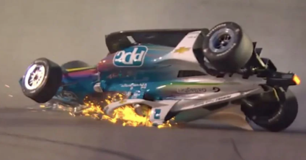 ¡El halo salvó su vida! El piloto Josef Newgarden sobrevive a impactante choque en la IndyCar (videos)