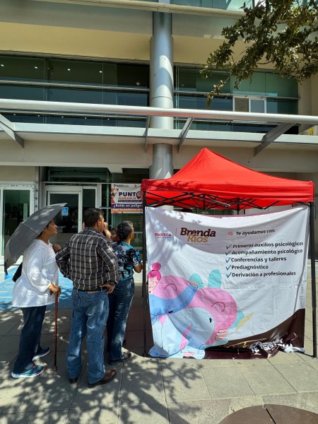 Ofrece Brenda Ríos espacio de acompañamiento psicológico gratuito al exterior del Congreso