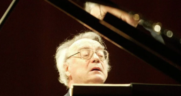Fallece a los 94 años Alfred Brendel, pianista reconocido por sus interpretaciones de Beethoven