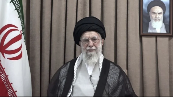 Líder supremo de Irán insiste en que no se rendirán