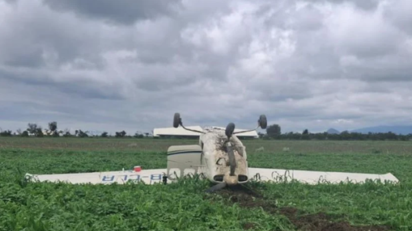 Se desploma avioneta en el municipio poblano de Huejotzingo; hay dos lesionados
