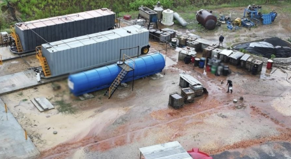 Desmantelan en Veracruz inmueble utilizado como refinería y aseguran 500 mil litros de 