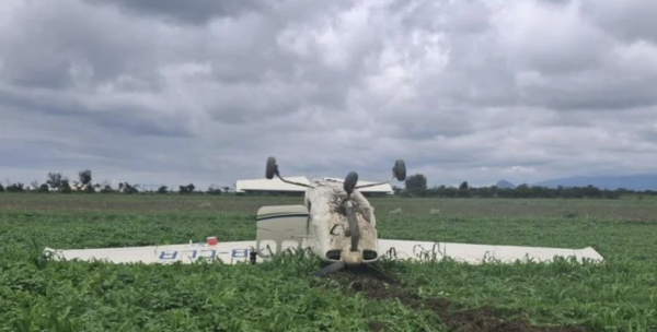 Se desploma avioneta en el municipio poblano de Huejotzingo; hay dos lesionados