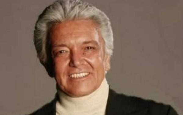 Hospitalizan al cantante Alberto Vázquez tras ser intervenido por un cateterismo
