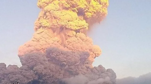 Indonesia emite alerta aérea de alto nivel tras erupción del volcán Lewotobi Laki-Laki (video)