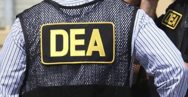 Denuncian a exinformante de la DEA por extorsionar a traficantes de droga de Colombia y República Dominicana