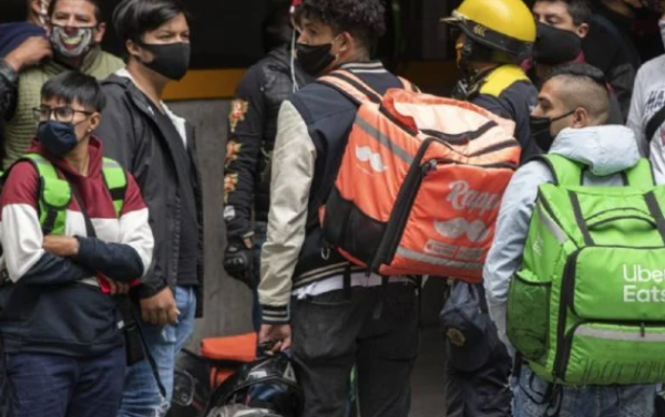 Corte declara inconstitucional el cobro de 2% de impuesto a apps de reparto de alimentos