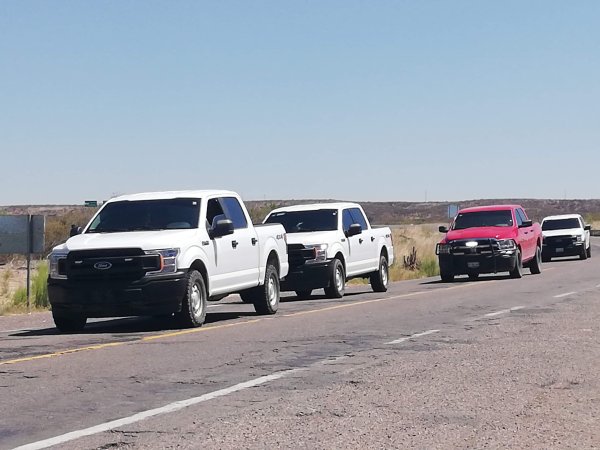 Hallan cuerpo calcinado y desmembrado en la carretera a Ojinaga