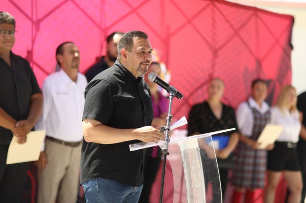 Entrega Presidente Cruz Pérez Cuéllar domo en la Escuela Primaria Oscar Chavira