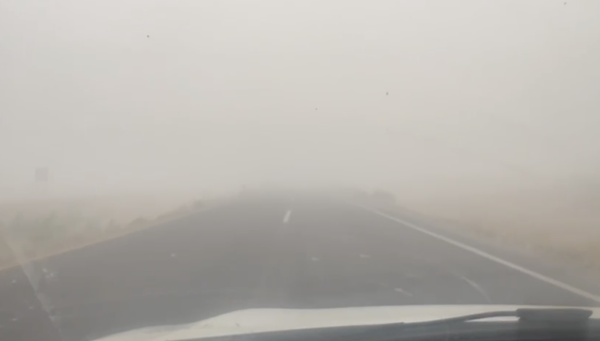 Emiten alerta por fuertes vientos en la carretera Chihuahua - Ciudad Juárez