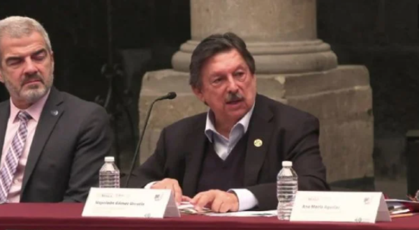 Gómez Urrutia y Martín Esparza exigen a Sheinbaum adelantar la jornada de 40 horas a 2027