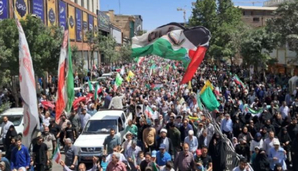 Miles de iraníes toman las calles en apoyo al gobierno y al Ejército frente a Israel
