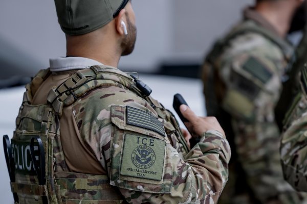 Suben a 222 mexicanos detenidos por redadas en EU