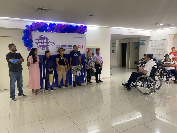 Mejora DIF Estatal calidad de vida de 8 personas con dotación de prótesis
