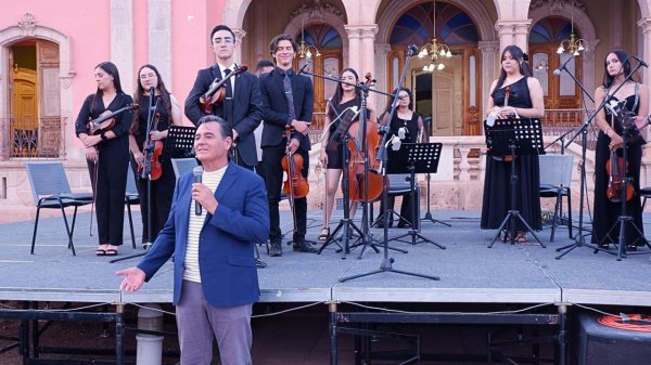 Disfrutan chihuahuenses del concierto “Noche bajo las estrellas” en el Centro Cultural “Quinta Carolina”