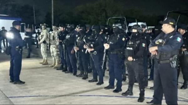 Realizan operativo a cuartel de policía de Juchitán por vínculos con delincuencia organizada