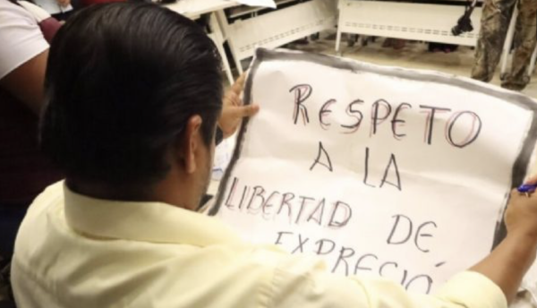 Vinculan a proceso a funcionario de Puebla por abuso de autoridad contra periodista