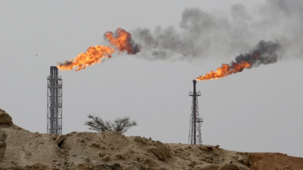 Bombardeo de Estados Unidos a Irán: inversores se preparan para repunte del petróleo