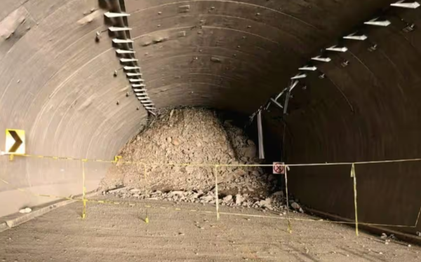 ¡Una más de la 4T! Colapsa túnel de autopista en Oaxaca, inaugurado en enero, por paso de ‘Erick’