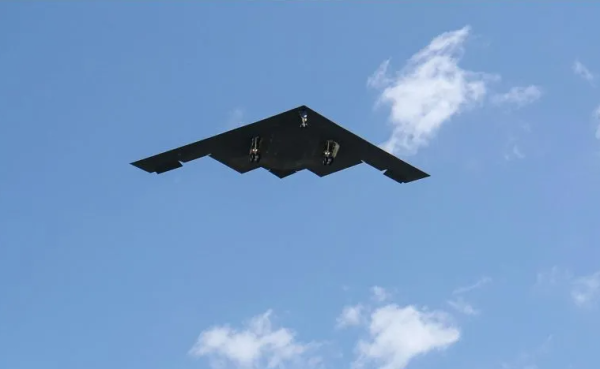Trump dice que los bombarderos B-2 ya están de vuelta en Estados Unidos
