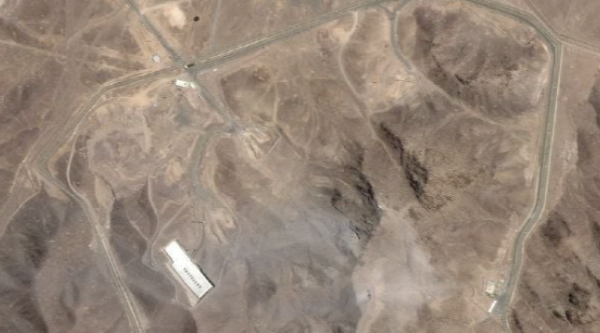 Israel bombardea carreteras que conectan la planta nuclear de Fordo, atacada por EU