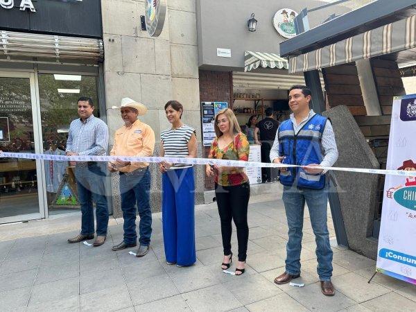 Encabeza Ulate reinauguración del puesto “Chihuahua local”