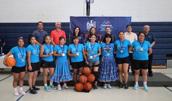 Premian a los equipos ganadores del primer torneo de la Liga Indígena de Baloncesto