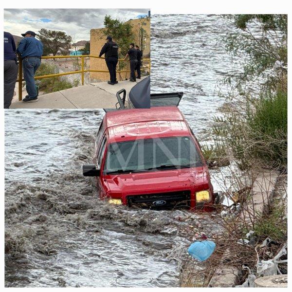 Hombre es sorprendido por creciente de arroyo y queda atrapado en su camioneta al norte de la ciudad