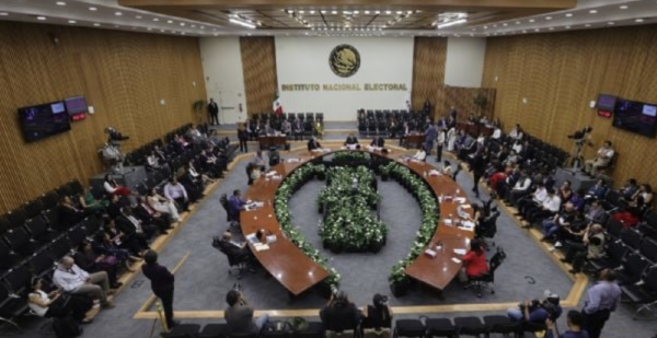 INE multa a Morena con más de 21 mdp por irregularidades en precampaña de elecciones de 2024