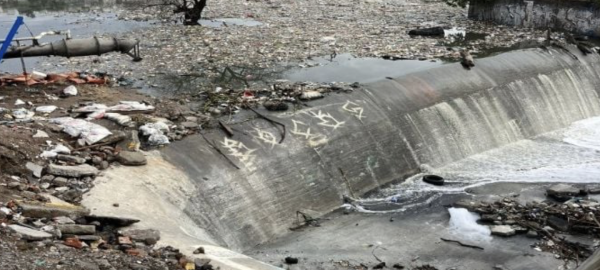 Conagua asegura haber retirado 700 toneladas de basura antes de inundación en Naucalpan